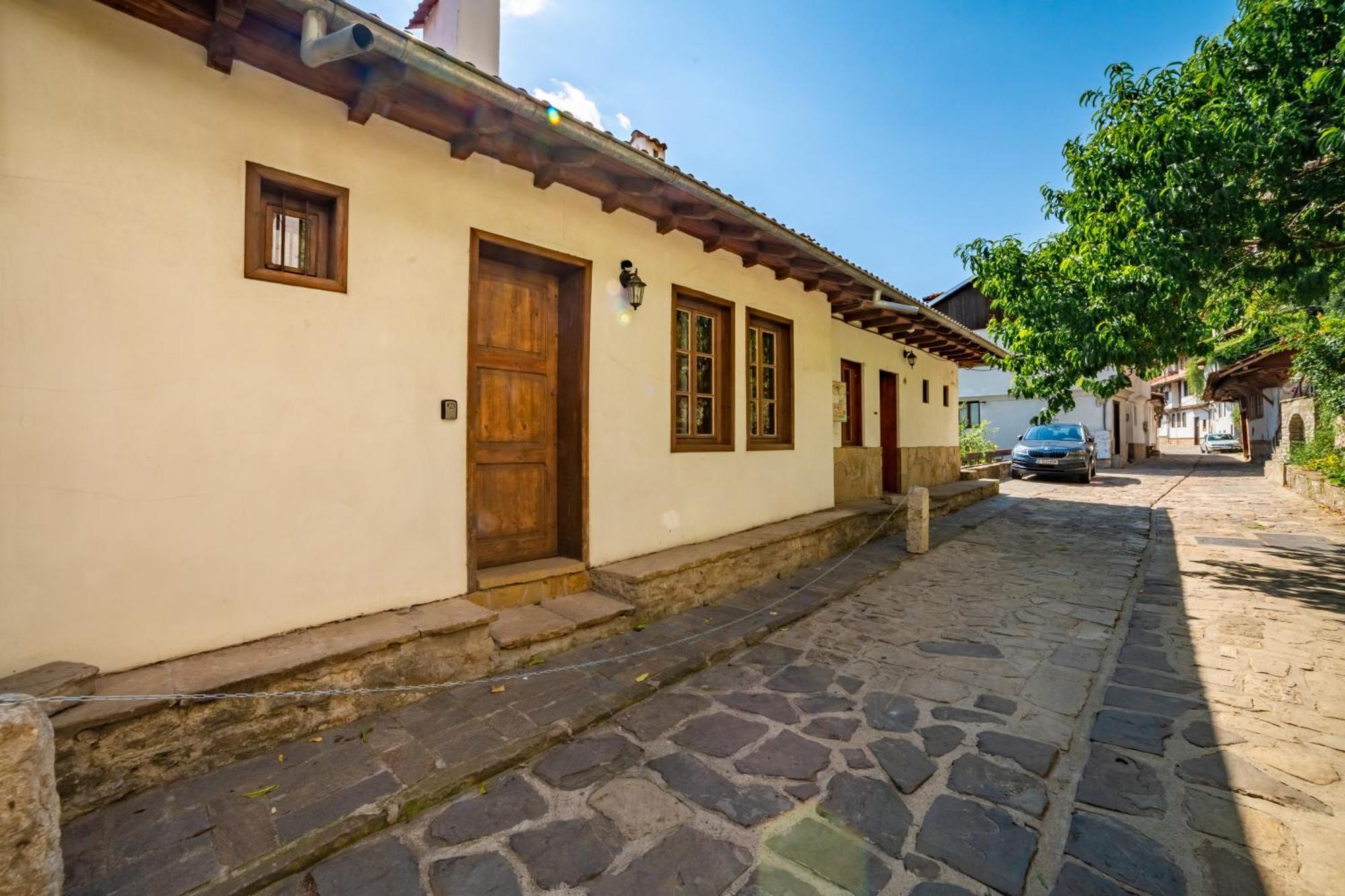 Four Riders Guest House Veliko Tarnovo Kültér fotó